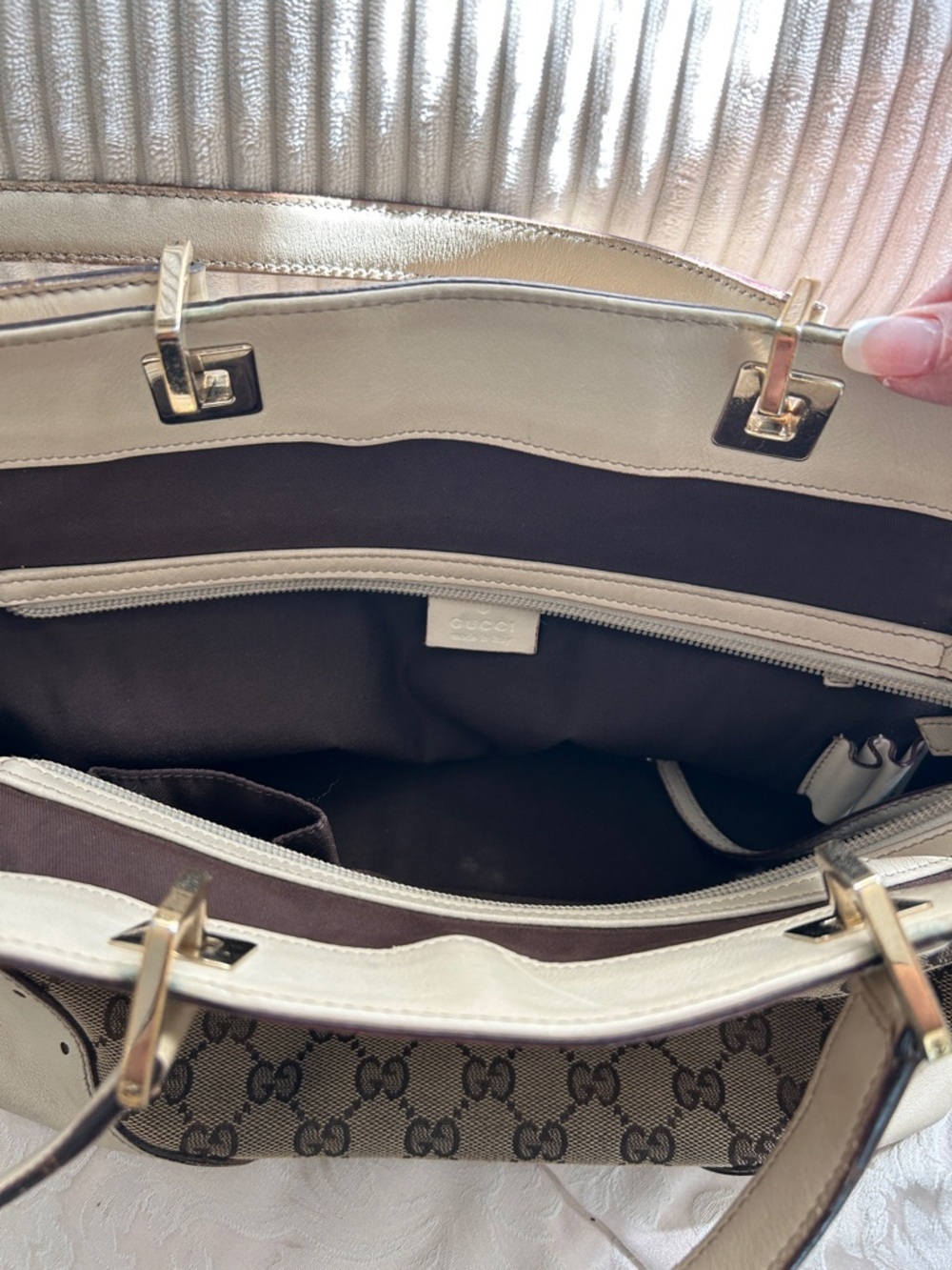 7006. Authentic Gucci Beige and Brown GG Monogram Tote with COA. - Picture 10 of 16